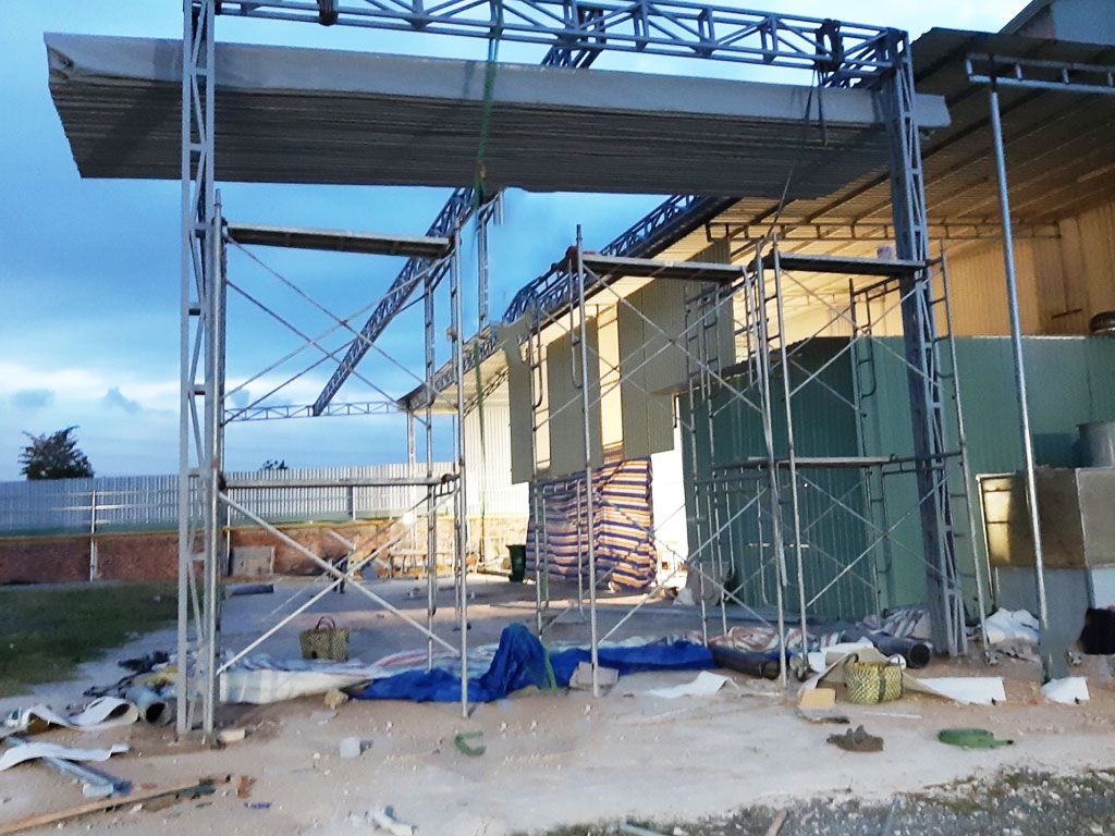 Thi Công Mái Xếp Mái Hiên Mái Che Di Động Quán Cafe Giá Rẻ