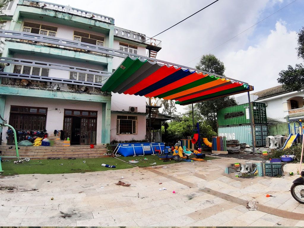 Lắp Đặt Mái Xếp Di Động, Mái Hiên Che Nắng Mưa Tại Quận 12