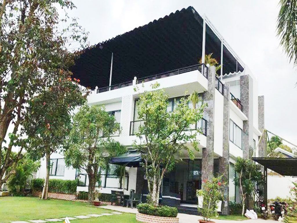 Thi Công Mái Xếp Mái Hiên Mái Che Di Động Không Gian Biệt Thự Giá rẻ