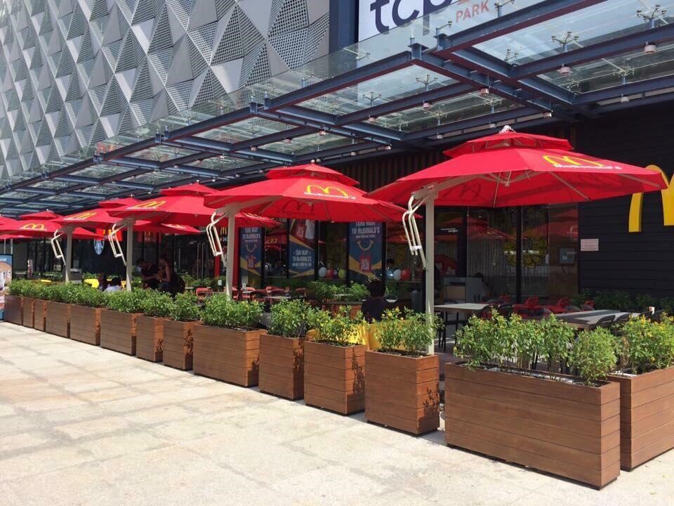 Dù che nắng trang trí quán xá tại An Giang